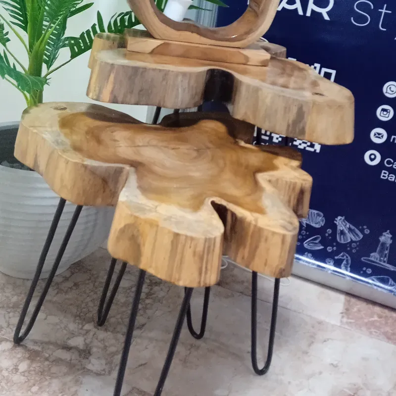 Juego de Mesas Rústicas