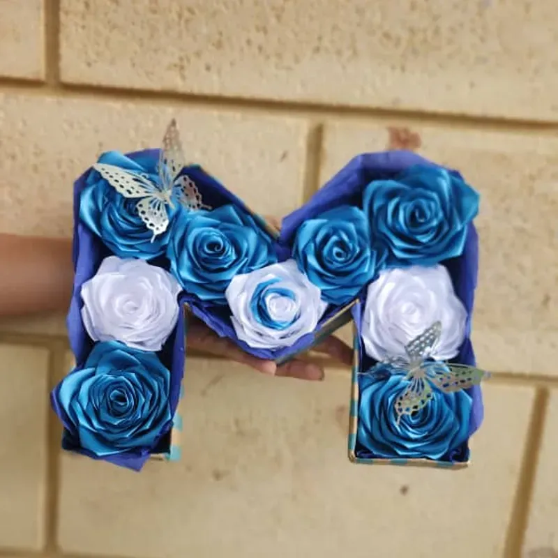 Letras con Flores Eternas