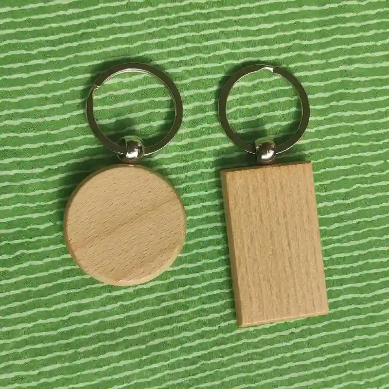 Llavero de bambú personalizado