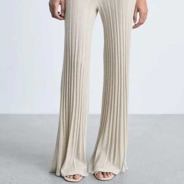 Pantalon Crema Acabado Tejido