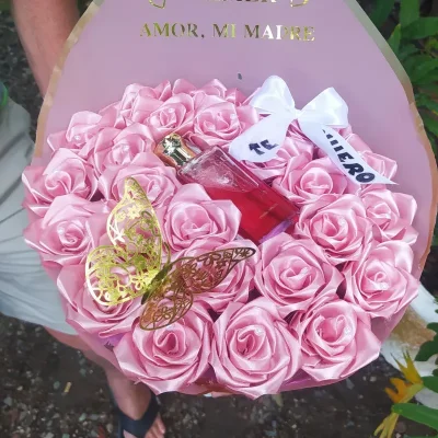 Ramo de rosas con perfume