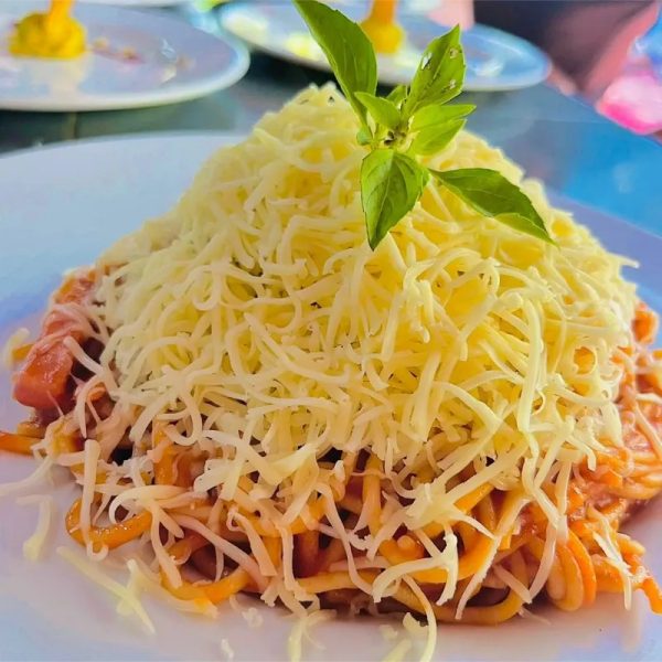 Espagueti con jamón y queso