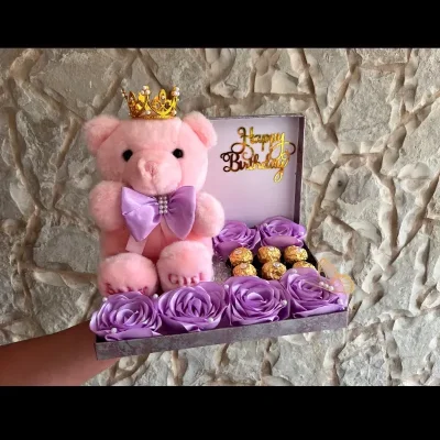 Caja mediana con peluche y bombones