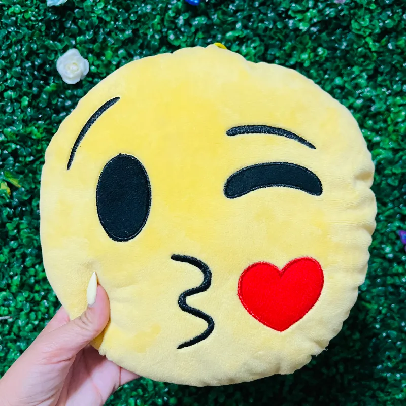 Cojín emoji de beso