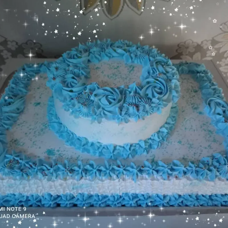 Kake de bandeja de dos pisos