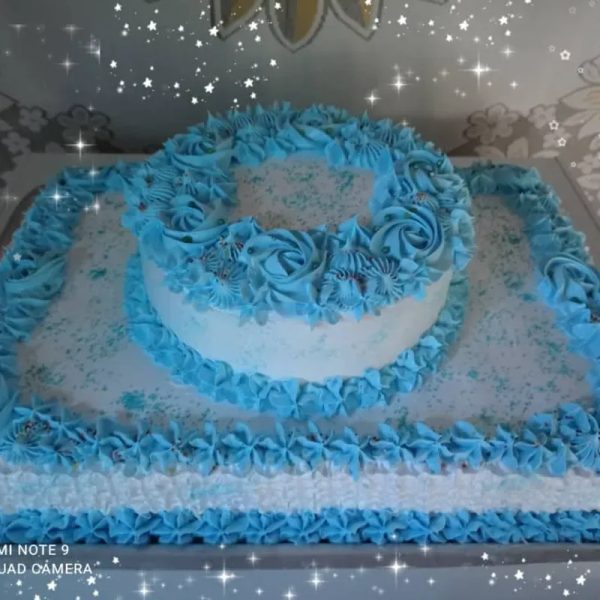 Kake de bandeja de dos pisos