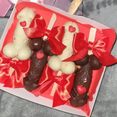 Penes de Chocolate Paletas