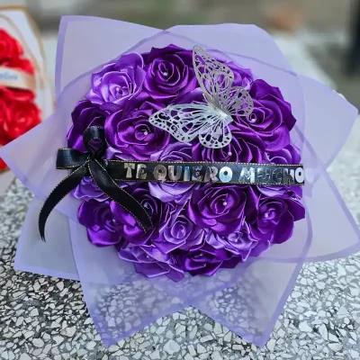 Ramo de 20 Rosas Eternas Morado