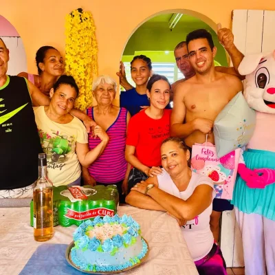 Clientes felices con sus entregas 