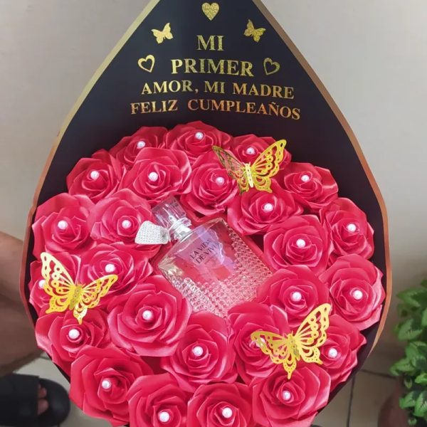 Ramo de rosas eternas con perfume y dedicatoria
