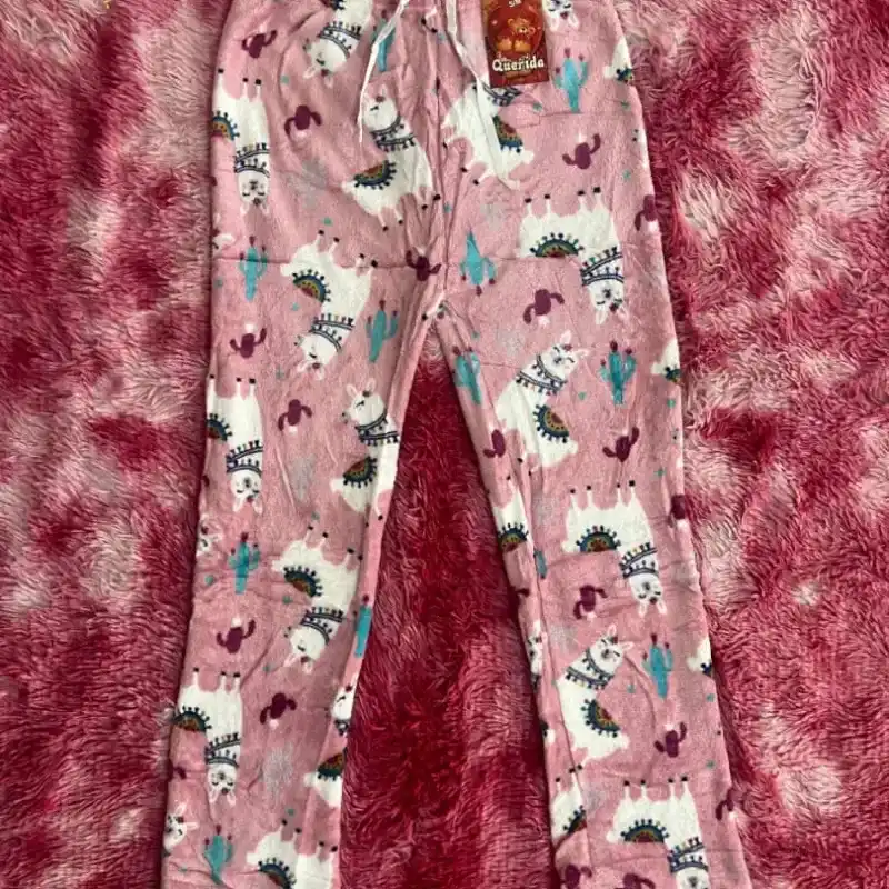 Pantalón de letra de llama