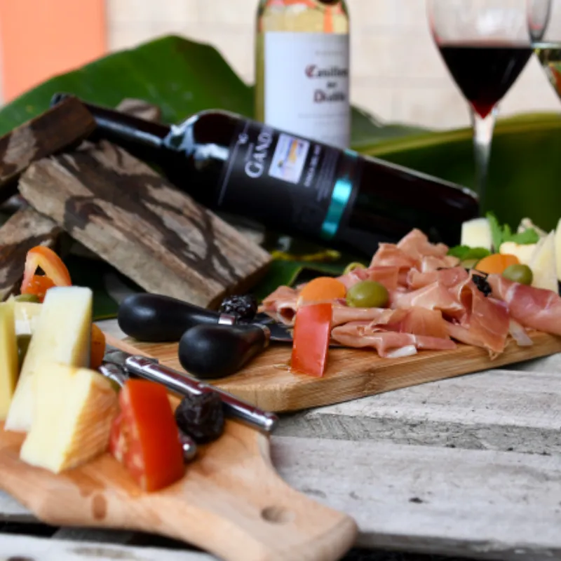 Jamón Serrano y Variedades de Quesos