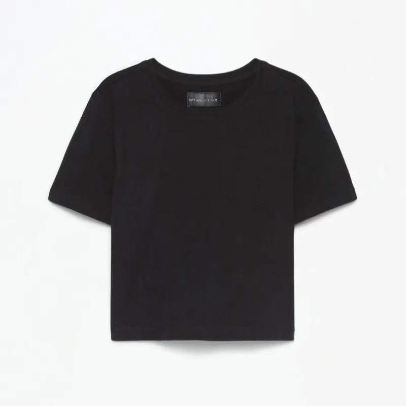 Camiseta negra corta