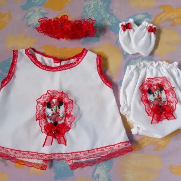 Conjunto de Bata con imágenes de muñecos
