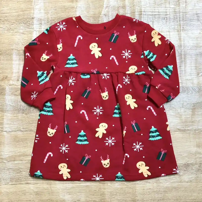 Vestido rojo con pinos y galletas