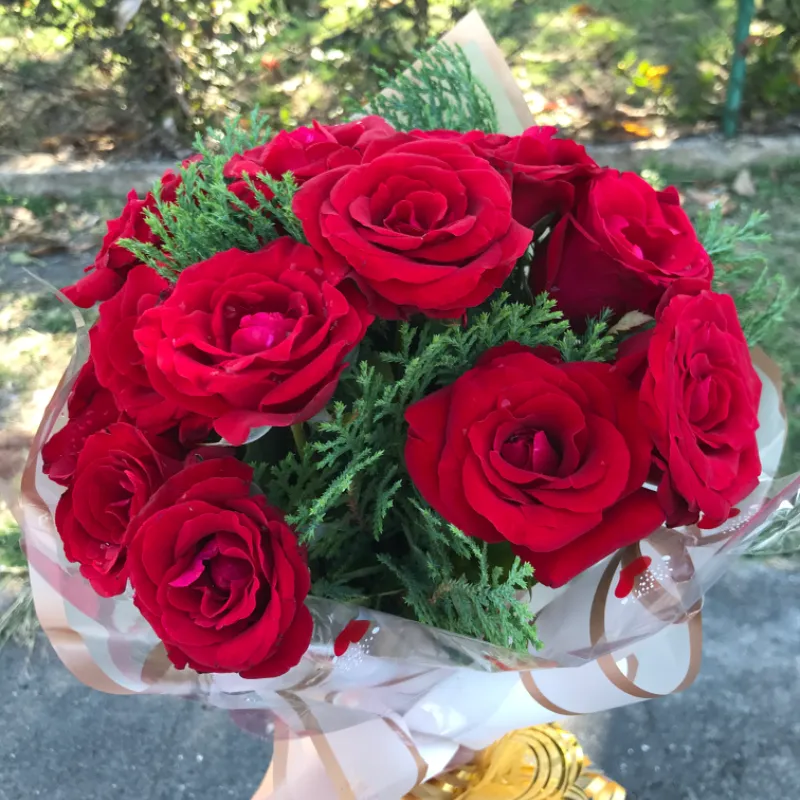 Ramo de rosas naturales nacionales