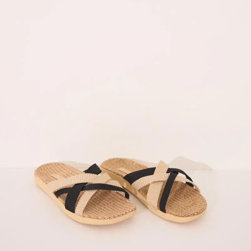 Chancleta Beige de Tiras Cruzadas