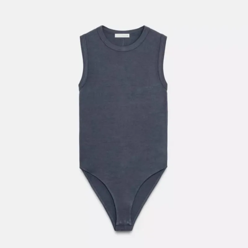 Body gris oscuro