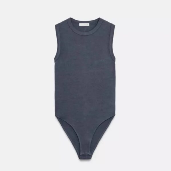 Body gris oscuro