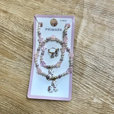 Set de collar, pulsera y anillo con unicornio