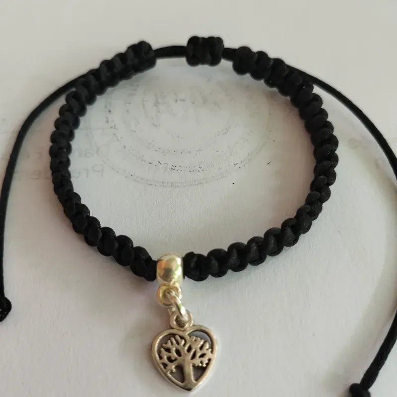 Pulsera con árbol de la vida en forma de corazón