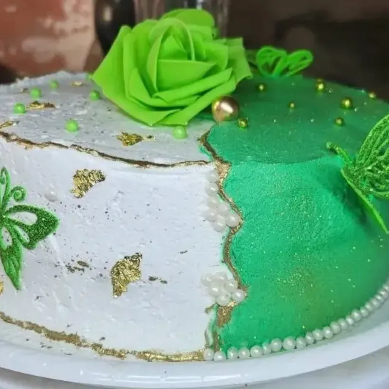 Pastel cubierto merengue