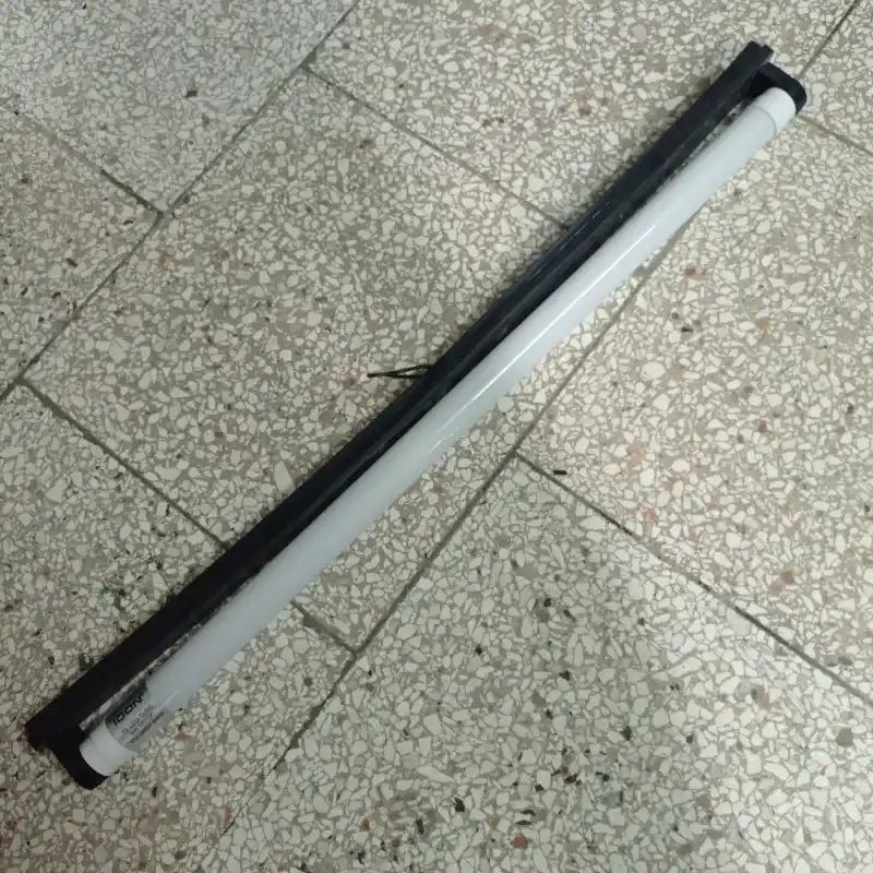 Tubo LED con Lámpara criolla