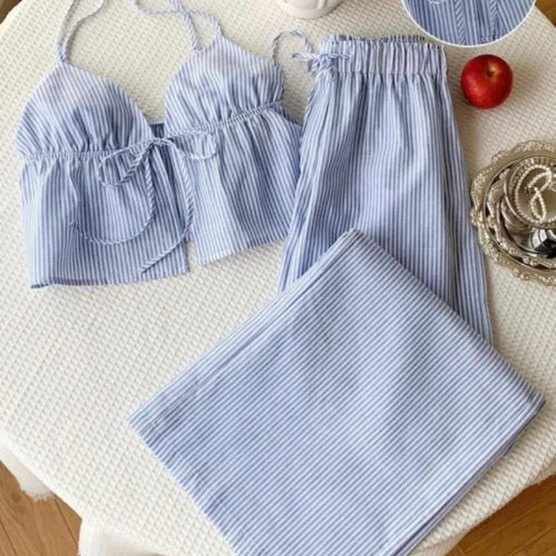 Conjunto de blusa y pantaloneta a rayas