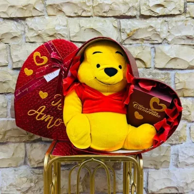 Corazón enamorado   (Caja de Corazón con wuini Pooh y perfume camerata