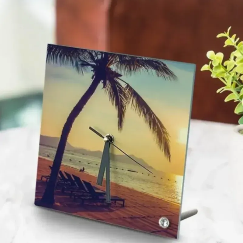 Reloj de mesa cuadrado