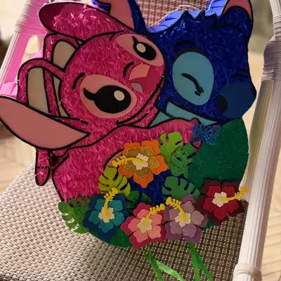 Piñata de Stitch y Angela