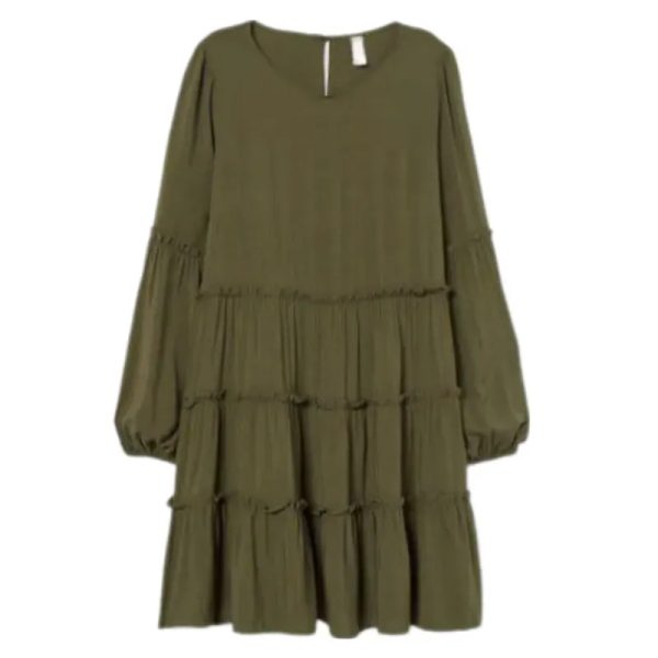 Vestido con vuelos y mangas largas