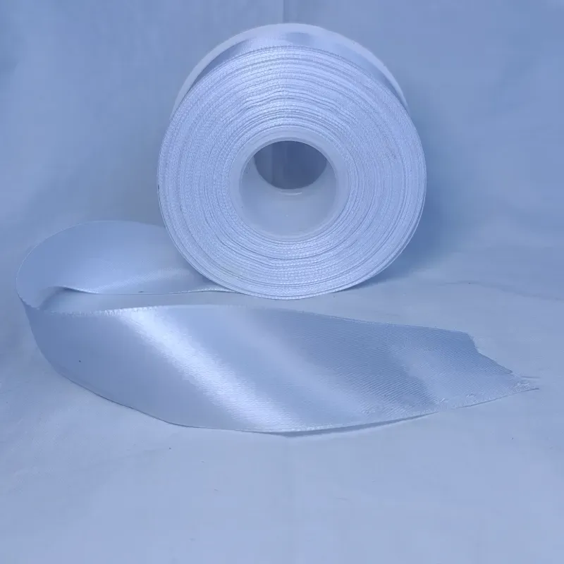 Cinta satinada de 4 cm de ancho color blanco 