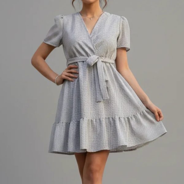 Vestido escote V con vuelo y banda ajustable