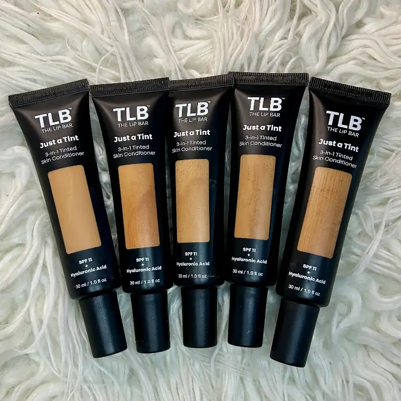 Hidratante con Color 3-en-1 "Solo un Tinte".