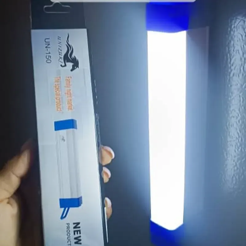 LÁMPARA PEQUEÑA O LINTERNA DE MANO