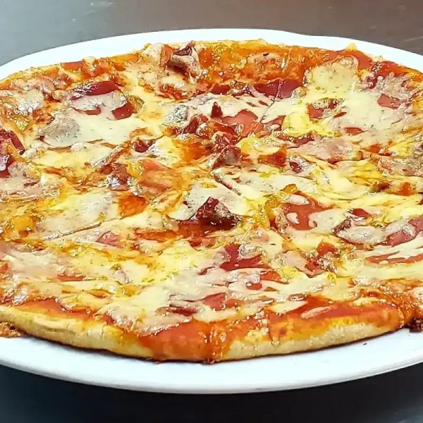 Pizza c/ Lomo Ahumado y Queso Gouda