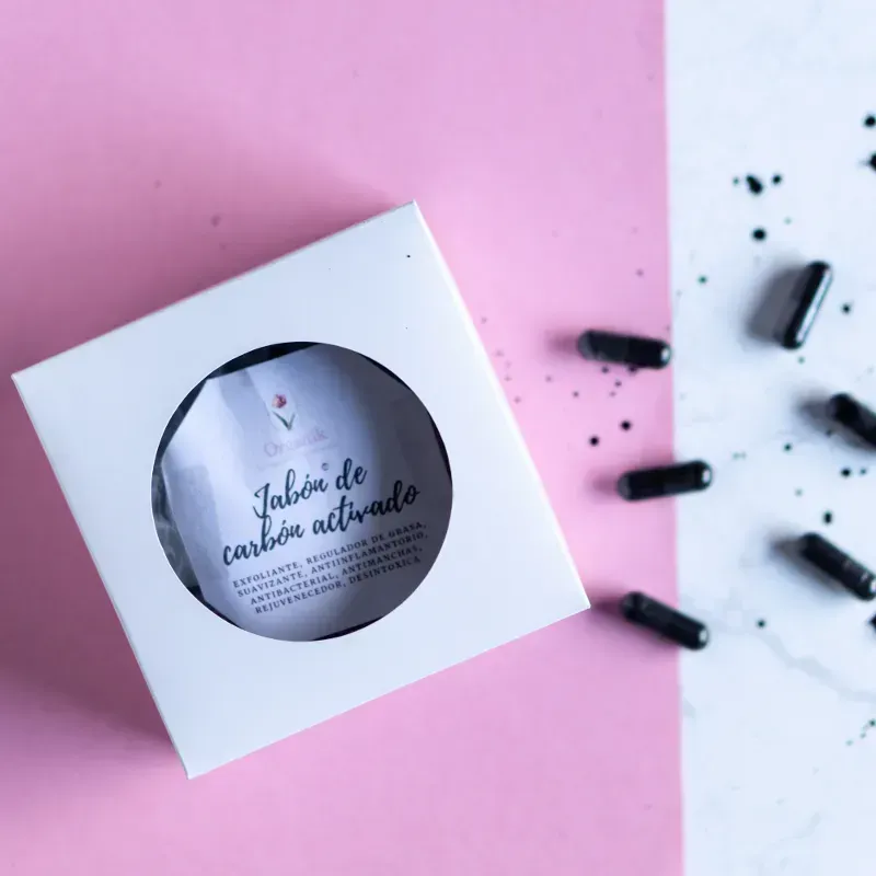 Jabón de carbón activado y menta