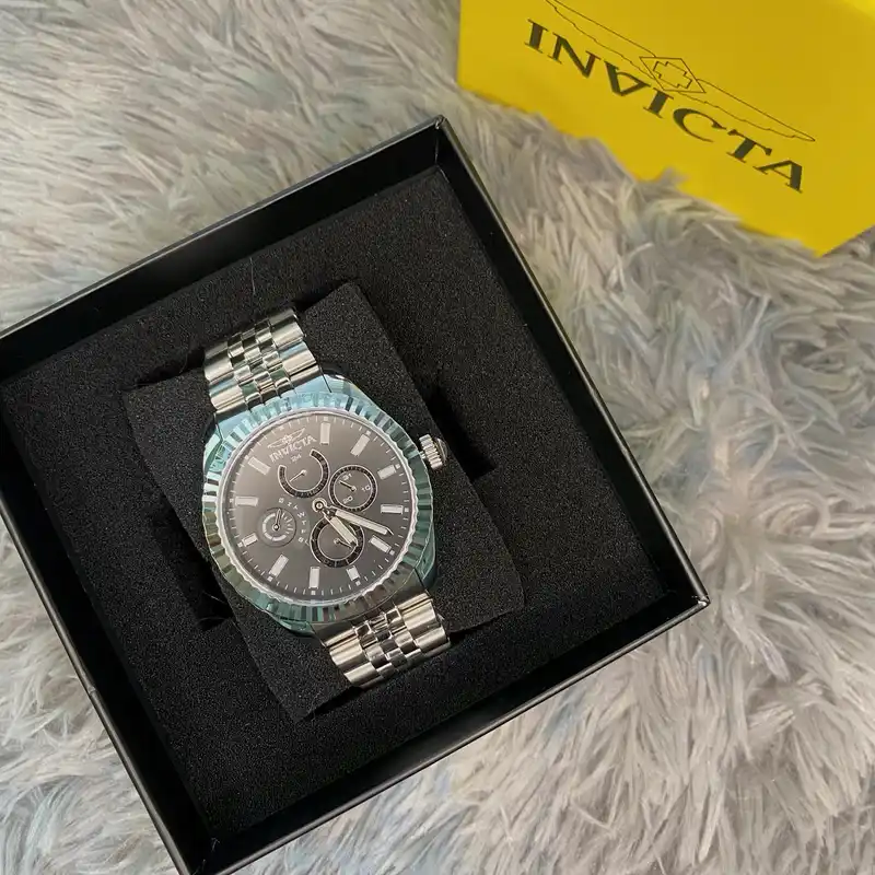 Invicta Specialty 43 mm.