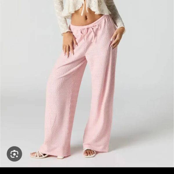 Pantaloneta rosa.
