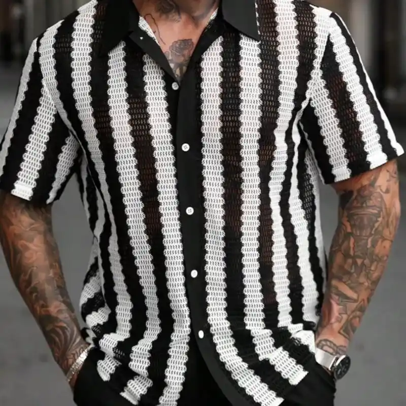 Camisa blanca y negra