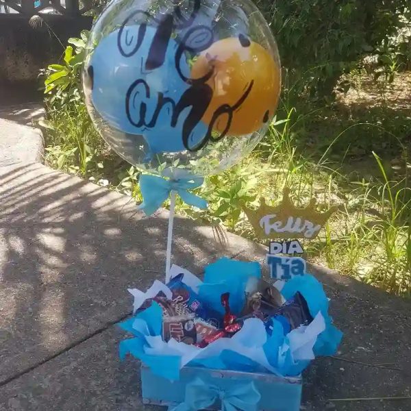 Caja rectangular con confituras y cartel personalizado