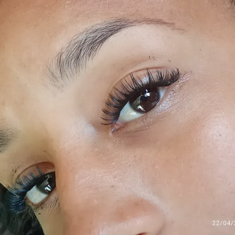 Extensiones de pestañas grupales