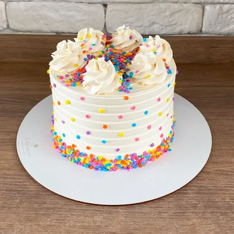 Tarta rellena de leche condensada