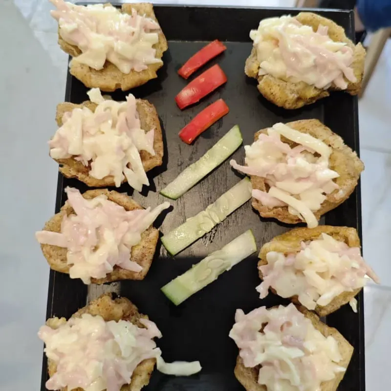 Tostones Rellenos de Jamón y Queso