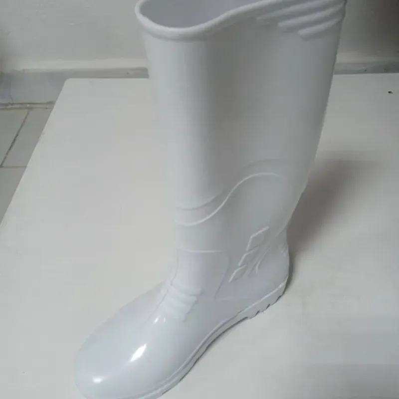 Botas blancas (Bazar Mi Ilusión)