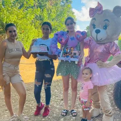 Caja de regalo ,pastel y la ostia aurora