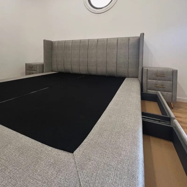 Cama con almacenamiento lateral