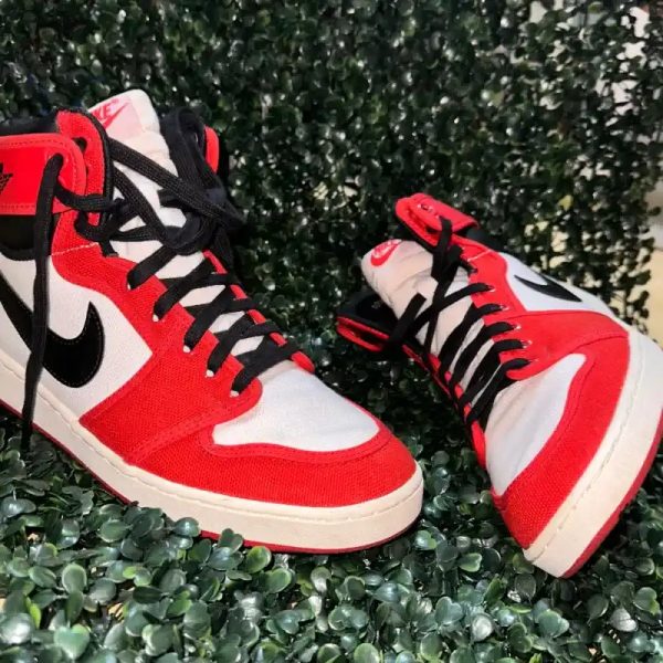 Zapatillas Jordan Retro 1 Edicion Especial. De uso excelente estado, como nuevo. Numero 44 1/2. 100% autentico
