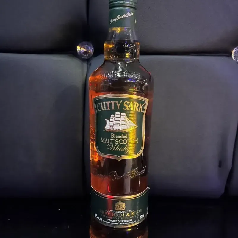 WHISKY CUTTY SARK + ENERGIZANTES